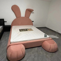 Muebles de dormitorio de lujo para niños, camas creativas con forma de conejo de animales para niños, cama moderna de terciopelo con marco de Metal y patas para niños