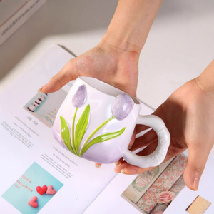Tazza di ceramica <span class=keywords><strong>tulipano</strong></span> alta estetica dipinta <span class=keywords><strong>a</strong></span> mano sotto-smalto colore gradiente goffrato cartone animato fiore coppia tazza di acqua - Product Image 6