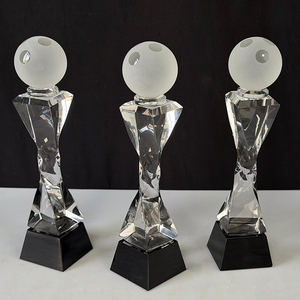 Trophée de <span class=keywords><strong>bowling</strong></span> en cristal personnalisé transparent, récompense sportive en cristal de <span class=keywords><strong>bowling</strong></span>, MH-N598 - Product Image 1