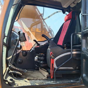 Excavadora Hyundai 210-9 Usada de Corea del Sur, Alta Calidad, con Motor y Caja de Cambios, Peso Operativo de 21 Toneladas, Potencia de 129 kW - Product Image 6