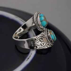 Anello Aperto Regolabile Stile Bohemien con Turchese Vintage, Gioiello Statement per Donna da Indossare Ogni Giorno - Product Image 3