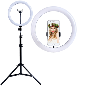 <span class=keywords><strong>Anneau</strong></span> <span class=keywords><strong>lumineux</strong></span> LED portable pour <span class=keywords><strong>selfie</strong></span>, photographie et maquillage, 10 pouces, avec télécommande, support de téléphone et trépied, alimentation USB - Product Image 1