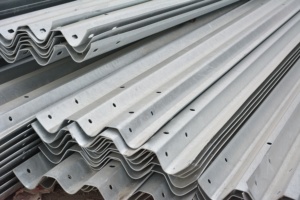 Valla de Seguridad Personalizable de Acero para Carreteras y Ferrocarriles, Barrera Metálica Galvanizada Antioxidante para Infraestructura de Transporte - Product Image 2