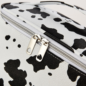 Bolsa de maquillaje con estampado de vaca Love Me, estuche portátil para almacenamiento de cosméticos para uso en el dormitorio - Product Image 3