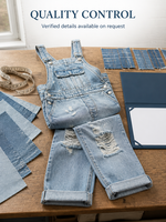 Salopette en jean bleu clair délavé pour femme, coupe ample, style cargo