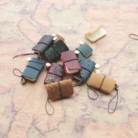 Superkleines Reise-Notizbuch Mini-Tagebuch Anhänger Schlüsseltasche Hängeaccessoire aus Crazy Horse Leder