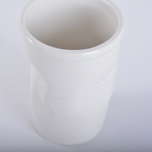 Tasses en céramique froissées, récipients à boire uniques et élégants - Product Image 2