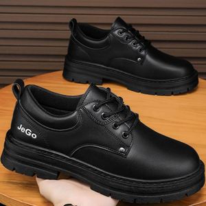 1 1 2025 Primavera Nuevos zapatos antideslizantes para hombres Resistente al desgaste Casual Herramientas Senderismo Fitness Hombres Zapatos para caminar - Product Image 2