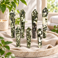 Bâtonnet de cristal de mica vert de 17 cm, poli, pointe énergétique, pierre de guérison pour la décoration intérieure, la méditation et l'utilisation Reiki