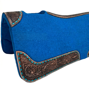 Tapis de selle western épais fait main avec bords en cuir sculpté, en feutre de laine et doublure en tissu – Couleur, taille et logo personnalisables - Product Image 1