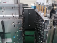 IVEN GMP Standard BFS Unité de traitement aseptique Industrie de la santé Machine de remplissage et de scellage