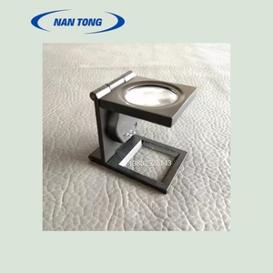Loupe pliante Nantong 75 mm avec lentille en plastique et 2 lumières LED pour accessoires de presse d'impression - Product Image 1