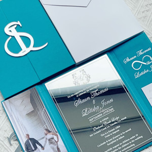 <span class=keywords><strong>Carte</strong></span> <span class=keywords><strong>de</strong></span> <span class=keywords><strong>photo</strong></span> personnalisée <span class=keywords><strong>d</strong></span>'<span class=keywords><strong>invitation</strong></span> <span class=keywords><strong>de</strong></span> <span class=keywords><strong>mariage</strong></span> à couverture rigide en velours bleu élégant <span class=keywords><strong>avec</strong></span> miroir argenté imprimé sur du papier <span class=keywords><strong>de</strong></span> qualité - Product Image 1