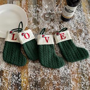 Nouvelles chaussettes de Noël à 26 puzzles, mini-cadeaux de Noël, décorations de fête, chaussettes à bonbons, décorations de Noël tricotées - Product Image 3