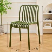 Chaises de salle à manger en plastique empilables et pliables haut de gamme, durables, imperméables et écologiques pour l'extérieur, l'hôtellerie et les chambres à coucher (modèle FX)