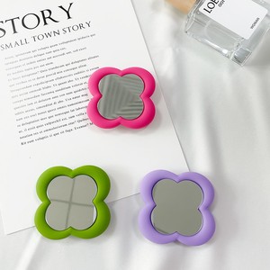 Compact Mirror Rose Red Silicone Four Leaf Clover Shape Desktop Makeup Mirror For Women And Girls - Product Image 3