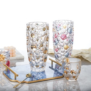 <span class=keywords><strong>Vaso</strong></span> Cilindrico <span class=keywords><strong>in</strong></span> <span class=keywords><strong>Cristallo</strong></span> Art Deco con Perline Colorate Nuovo Design <span class=keywords><strong>Vaso</strong></span> Alto <span class=keywords><strong>in</strong></span> Vetro per <span class=keywords><strong>Fiori</strong></span> da Matrimonio Fatto a Mano Disponibile - Product Image 2