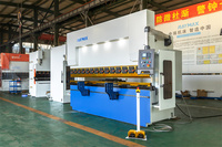 RAYMAX, la presse plieuse hydraulique NC 63T/2500mm la plus populaire avec des supports de suivi avant de qualité supérieure