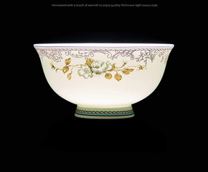 Vaisselle en porcelaine américaine Jingdezhen Soixante deux pièces Ensemble de vaisselle de Noël en céramique à motif de relief de haute qualité - Product Image 6