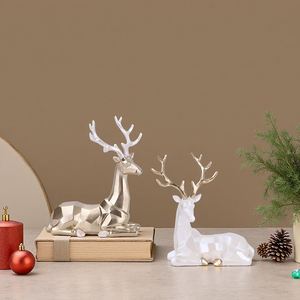 Statuette di Cervi Contemporanee Redeco, Arte in Resina Geometrica, Design Oro e Bianco, Decorazione Natalizia Moderna per Esposizione su Mensole - Product Image 2