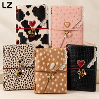 Couverture de carnet rose à motif autruche LZ Custom Logos, format A5, avec embossage à pois, bordure en dentelle, carnet en cuir personnalisé