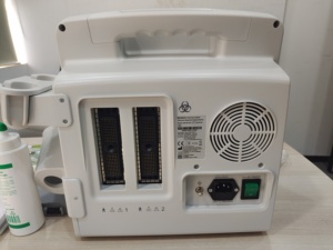 Sistema de Ultrasonido Portátil Veterinario Edan DUS 60 VET en Blanco y Negro con Doppler PW para Clínica Veterinaria - Product Image 4