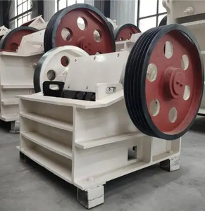 Concasseur à mâchoires portable haute productivité avec roulement de moteur pour le concassage de roches dures, de calcaire, de ciment et de granit (Max 15-20t/h) - Product Image 1