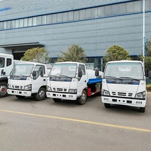 Camión Cisterna ISUZU, Precio de Fábrica en China, Camión de Transporte 4x2, Camión con Aspersor de Agua en Venta - Product Image 2