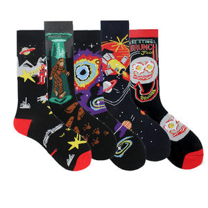 جوارب رجالية قطنية مضحكة وغريبة بألوان متعددة بتصميم الفضاء والكون، جوارب كاجوال مبتكرة وسعيدة بنقوش كرتونية - Product Image 6