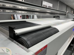 <span class=keywords><strong>Precio</strong></span> <span class=keywords><strong>de</strong></span> Fábrica Impresora UV Híbrida <span class=keywords><strong>de</strong></span> 3.2m con 2/3/4/8 Cabezales, Impresión Plana y en Rollo <span class=keywords><strong>para</strong></span> Papel Tapiz, Pintura al Óleo, Alfombras, Azulejos <span class=keywords><strong>de</strong></span> Cerámica - Product Image 5