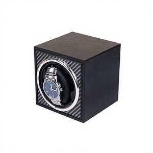<span class=keywords><strong>Remontoir</strong></span> de <span class=keywords><strong>montre</strong></span> individuel économique à motif fibre de carbone avec étui en similicuir et coussin en mousse à mémoire de forme pour montres de luxe, certifié WCA - Product Image 3