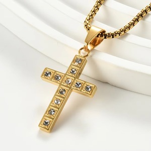 Collier pendentif croix en zircon pour homme, en acier inoxydable, étanche, hypoallergénique, avec breloque religieuse délicate, amulette, bijou - Product Image 1
