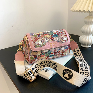 2024 אינסטגרם חם מכירת mater מראה תיק עיצוב קריקטורה תיק דוב צילינדר תיק מצוירת - Product Image 1