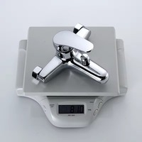 Vente en gros de robinets de bain et de douche en chrome, mitigeur d'eau de bain normal, corps en zinc, robinet de douche multifonctionnel