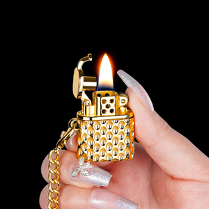 Encendedor de Queroseno Metálico Moderno TS012 con Llavero, Portátil, Personalizado con Cordón, Regalo Empresarial - Product Image 3