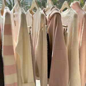 Venta al por Mayor de Ropa de Moda para Mujer, Otoño e Invierno, Suéteres, Chaquetas y Pantalones Variados, Envío Aleatorio - Product Image 3