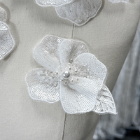 GCW-LQ059-1 fait à la main paillettes et perles Applique 3D fleur paillettes patchs perle coudre sur Applique pour robe de mariée