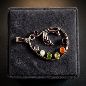 Générateurs d'énergie en pierre de cristal des sept chakras, pendentif plat hexagonal en métal plaqué argent antique, pour les praticiens de Reiki, unisexe - Product Image 5