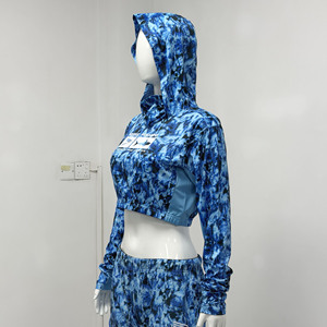 Haut court de pêche à capuche pour femme UPF50+ Protection UV Tissu léger à séchage rapide et coupe confortable très extensible - Product Image 4
