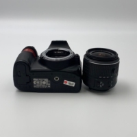 Cámara DSLR Nikon D5600 usada + lente 18-55VR, cámaras digitales de video HD, cámara de fotografía de nivel básico con sensor CMOS y Wi-Fi.