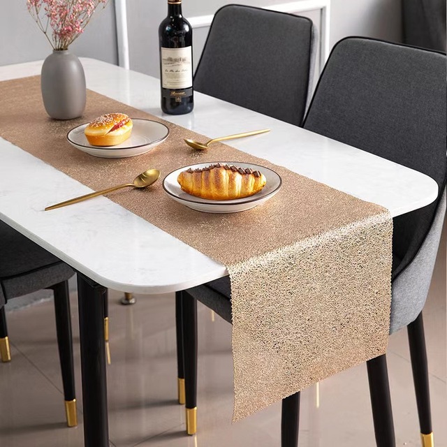 Tabletex Wholesale Round Eco-Friendly Europe Style Silver&Gold Beautiful High Quality Wedding Banquet PVC Table Runner