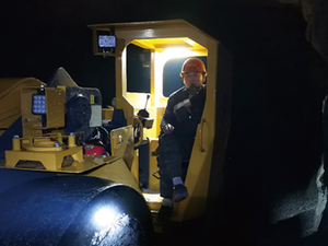 Chargeuse-pelleteuse souterraine à quatre roues motrices XUL514(WJ-6), chargeuse frontale, moteur <span class=keywords><strong>Volvo</strong></span>, pompe, boîte de vitesses, godet de 6 m, 14 tonnes - Product Image 5