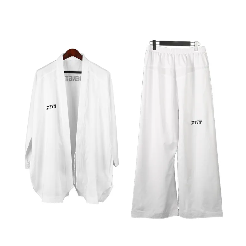 Uniforme da Karate personalizzata all'ingrosso uniforme da Karate bianca ultraleggera