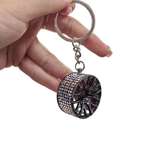 Porte-clés de moyeu de roue en métal de luxe personnalisable les derniers accessoires d'intérieur de voiture pour les véhicules de luxe et les motos - Product Image 2