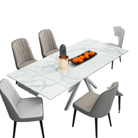 Table à manger extensible moderne italienne en pierre frittée, plateau en porcelaine aspect marbre blanc, table de cuisine avec base en métal