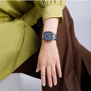 Per NAVIFORCE 8069 di lusso da <span class=keywords><strong>donna</strong></span> orologio da <span class=keywords><strong>donna</strong></span> di marca originale in Silicone Tonneau custodia al quarzo Movt orologio di marca originale da <span class=keywords><strong>donna</strong></span> - Product Image 3