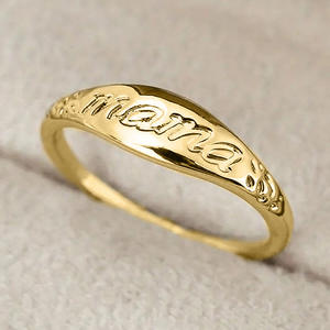 Anillo H243 Mama, Oro Sólido de 18K, Joyería Clásica para Mujer, Diseño con Letra Grabada - Product Image 4