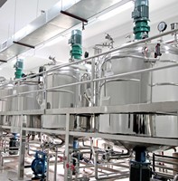 Machine standard GMP de fabrication de détergent liquide Machine de fabrication de savon liquide cosmétique lotion shampooing Mélangeur à réservoir de mélange