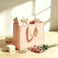 Individuelle Logo-Farbige Recycelbare Kraftpapier-Kartonverpackungstaschen mit Handgriff für Schuhboutiquen und Geschenke