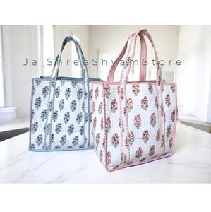 Bolsa de Mano de Algodón Acolchada con Estampado Floral, Bolsa de Compras y Viaje Grande, Elegante Bolsa de Mano para Mujer, Diseño Espacioso y Duradero - Product Image 1